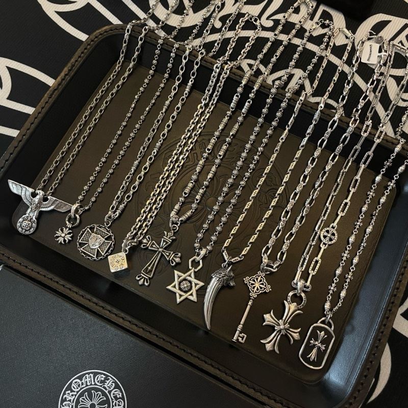 Ch*0me He**ts necklaces